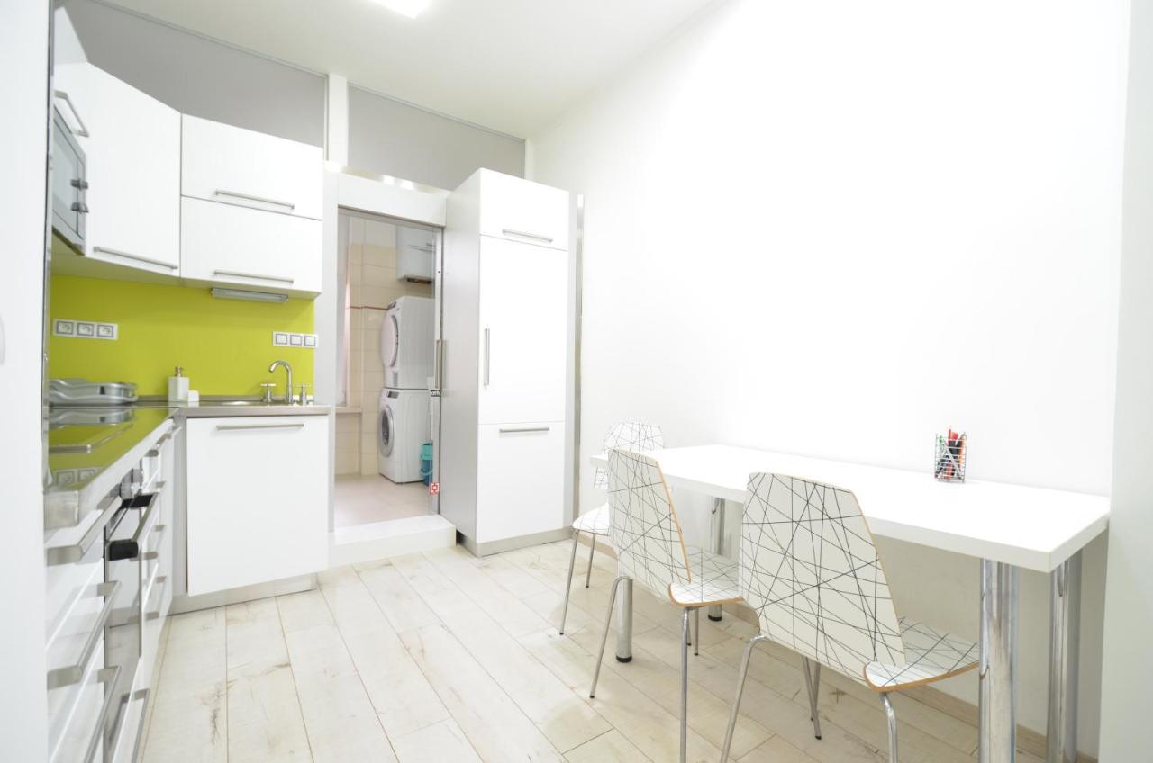 Apartmany Jizdarenska Κάρλοβι Βάρι Εξωτερικό φωτογραφία