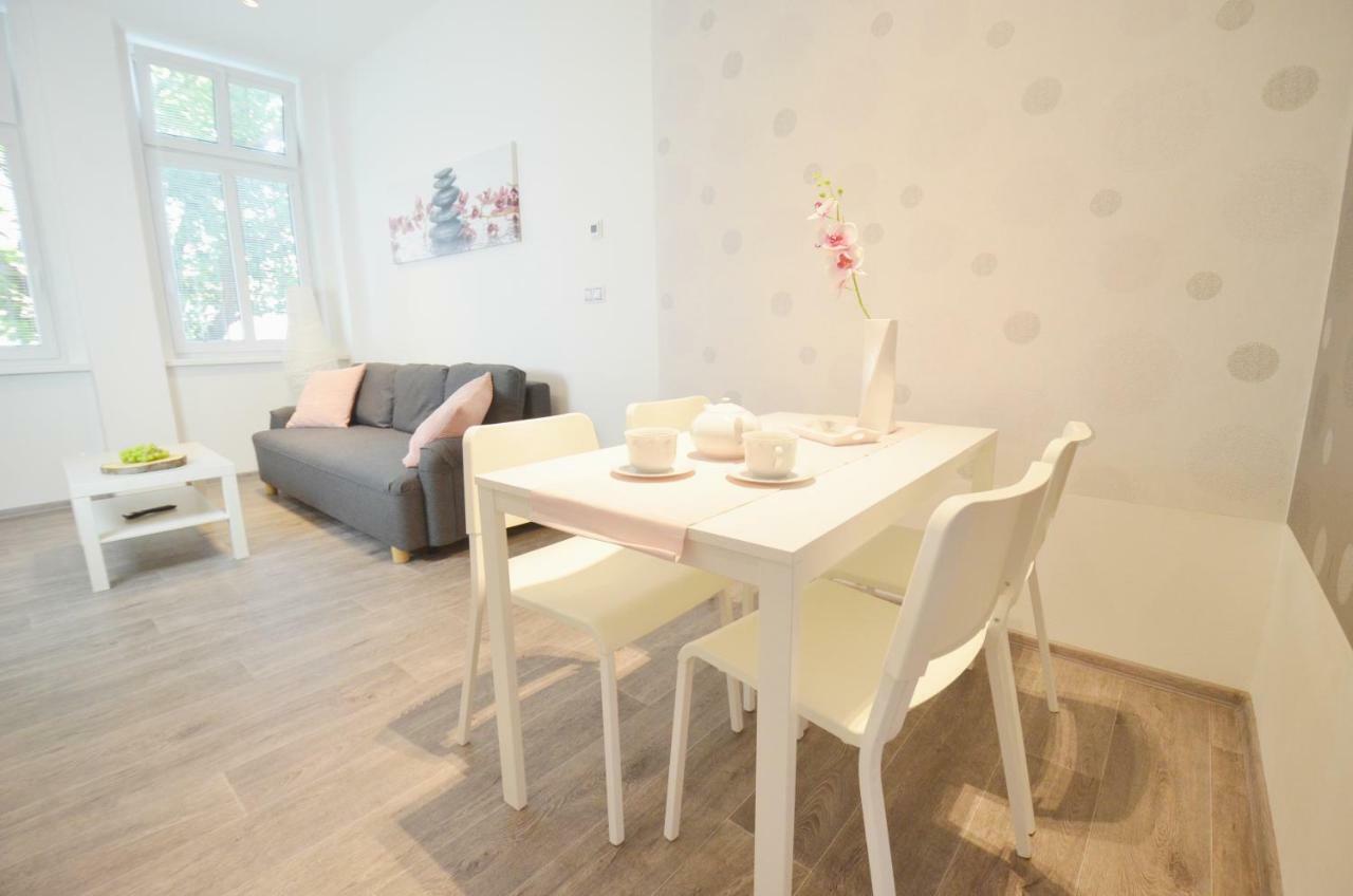 Apartmany Jizdarenska Κάρλοβι Βάρι Εξωτερικό φωτογραφία